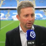 Jerzy Brzęczek podczas wywiadu na stadionie piłkarskim